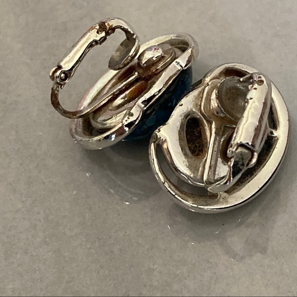 Vintage Blue Fractured Glass Cabochon Clip-On Earrings - Picture 6 of 8